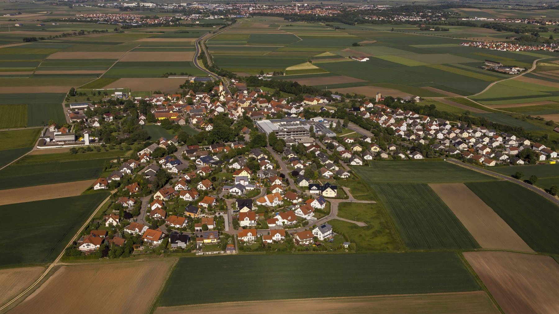 Blick über Riesbürg-Pflaumloch ins Nördlinger Ries